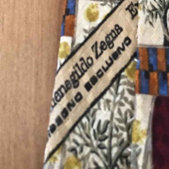 Ermenegildo Zegna 100% Silk Tie in Yellow Tree pattern with Maroon and Gold - Picture 3 of 5